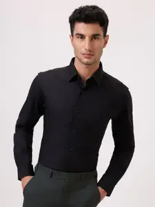 Raymond Men Pure Cotton Slim-Fit Cutaway Collar Formal Shirt