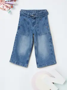 max Girls Regular Fit Mid-Rise Light Fade Jeans