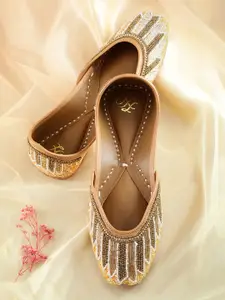 House of Pataudi Women Beads Embellished Mojaris