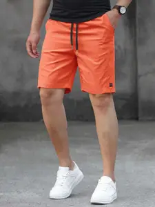 StyleCast x Revolte Men Skinny Fit Low-Rise Knee Length Outdoor Shorts