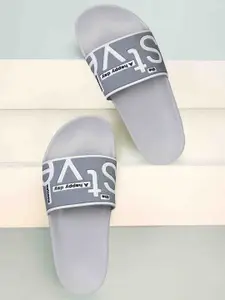 PENNEN Men Self Design Sliders