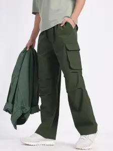 glitchez Men Self-Checked Relaxed Fit Cargo-Style Trousers