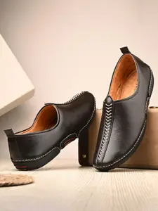 Vellinto Men Slip-On Round Toe Mojaris