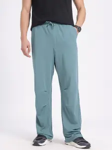 glitchez Men Mid-Rise Relaxed Fit Trousers
