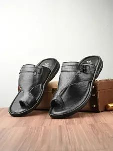 The Roadster Lifestyle Co Men Textured Comfort Sandals