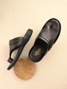 The Roadster Lifestyle Co. Men Solid Comfort Sandals