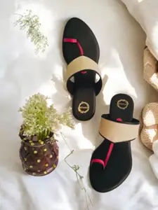 Dhaga Women Colourblocked Block Heels Kolhapuri