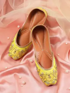 House of Pataudi Women Ethnic Embellished Mojaris