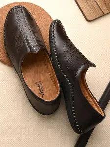 Vellinto Men Perforations Mojaris With Laser Cuts