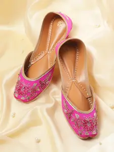 House of Pataudi Women Ethnic Embellished Mojaris