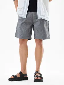 Snitch Men Mid-Rise Regular Fit Shorts