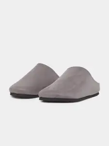 Styli Men Solid Faux Suede Platform Clogs