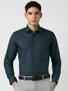Van Heusen Slim Fit Checked Spread Collar Pure Cotton Formal Shirt