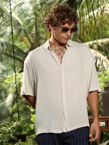 Campus Sutra Spread Collar Short Sleeves Cotton Comfort Oversized Shirt