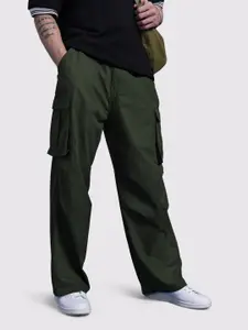 The Roadster Lifestyle Co. Men Pure Cotton Self-Checked Parachute Fit Cargos