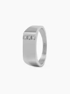 SWASHAA Men Zayen Diamond Signet Ring