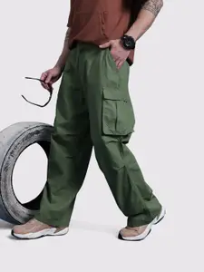 The Roadster Lifestyle Co. Men Pure Cotton Self-Checked Parachute Fit Cargos