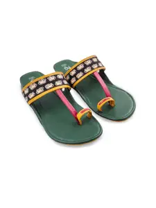 THE MADRAS TRUNK Women Colourblocked One Toe Flats