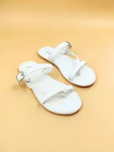 THE MADRAS TRUNK Women Solid Velcro One Toe Flats