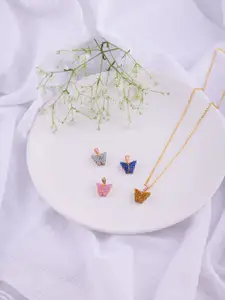 DressBerry Set of 4 Gold-Plated Butterfly-Shaped Sparkling Pendants With Chain