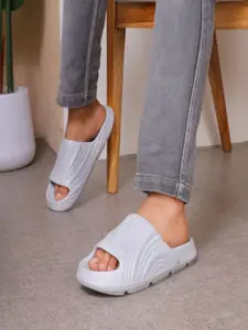 KNIEVL Men Striped Sliders