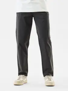 Snitch Men Dark Grey Mid-Rise Slim Fit Trouser