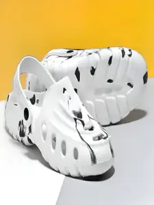 KNIEVL Men Printed Clogs