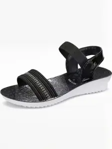 PENNEN Women Multicoloured Thong Flip-Flops