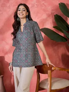 Sangria Women Mandarin Collar Floral Printed Top