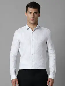 Louis Philippe Men Slim Fit Checked Casual Shirt