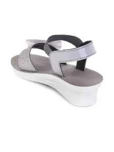 PENNEN Women Multicoloured Thong Flip-Flops