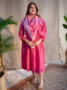 THE INDIAN ETHNIC CO Pink Dabu Mul Cotton Checks Scarf