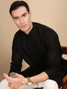 House of Pataudi Men Textured Cotton Straight Kurta