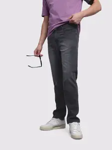 The Roadster Life Co. Men Straight Fit Light Fade Stretchable Jeans