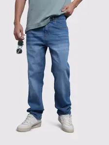 The Roadster Life Co. Men Straight Fit Light Fade Stretchable Jeans