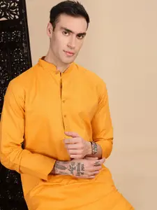 House of Pataudi Men Solid Mandarin Collar Cotton Straight Kurta