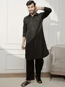 VASTRAMAY Men Solid Kurta with Palazzo