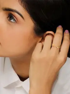 GIVA Golden Twist & Turn Zircon Ring