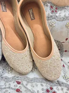 DESI COLOUR Women Embroidered Mojaris Flats