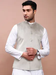 SHOWOFF Slim-Fit Velvet Nehru Jacket