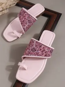 AVIVASTYLE Women Fashion One Toe Flats