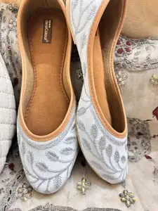 DESI COLOUR Women Woven Design Round Toe Ethnic Embellished Mojaris