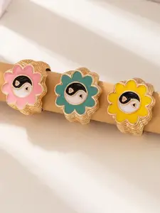 DIVASTRI Pack of 3 Gold-Plated Enamelled Flower Finger Rings