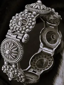 Anouk Sangria German Silver Plated & Floral Shaped & Textured Kada Bangle