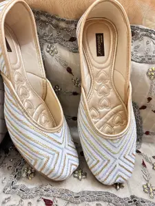 DESI COLOUR Women Woven Design Round Toe Ethnic Mojaris Flats