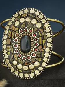 Anouk Sangria Gold Plated & Black Multi Stone Studded Round Shaped Adjustable Bangle