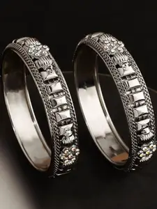 Anouk Sangria German Silver-Plated Set of 2 Flower Multicoloured Stone-Studded Textured Bangle