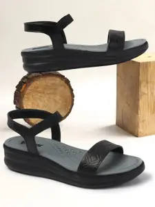 The Roadster Lifestyle Co. Women Textured Round Toe Open Toe Flats