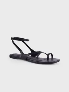 20Dresses Women Solid Round Toe Open Toe Flats