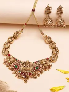 KARATCART Traditional South Indian Temple Necklace Set With Goddess Lakshmi Design